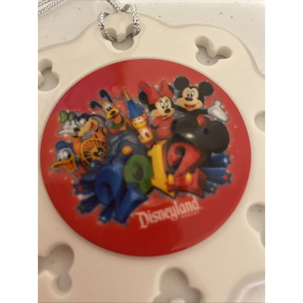 Disneyland 2012 Collectors Snowflake Ornament Authentic Disney Parks Disneyland